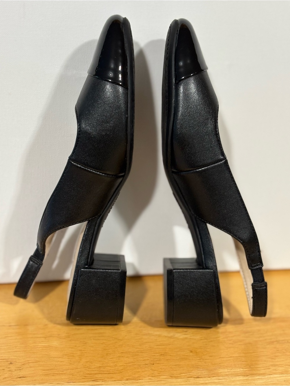 Life Stride Black Slingback Cap-Toe Low Heel Pumps - Picture 5 of 9